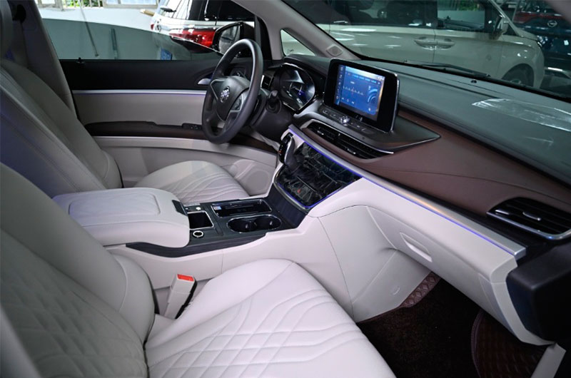 重庆租车价格低服务好MPV(商务车)热门品牌商务租车丰田、江淮等车辆出租